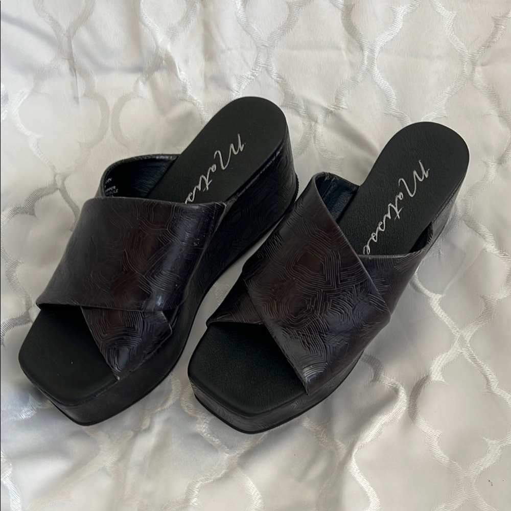 Matisse Leather Wedge Slides